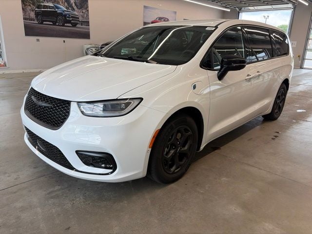 2024 Chrysler Pacifica Hybrid